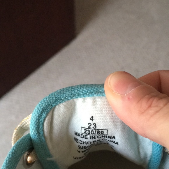 Old Navy girl’s Teal sneakers size 4 - Picture 3 of 8